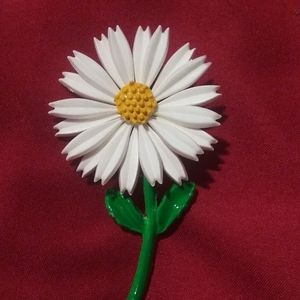 Vintage Daisy pin